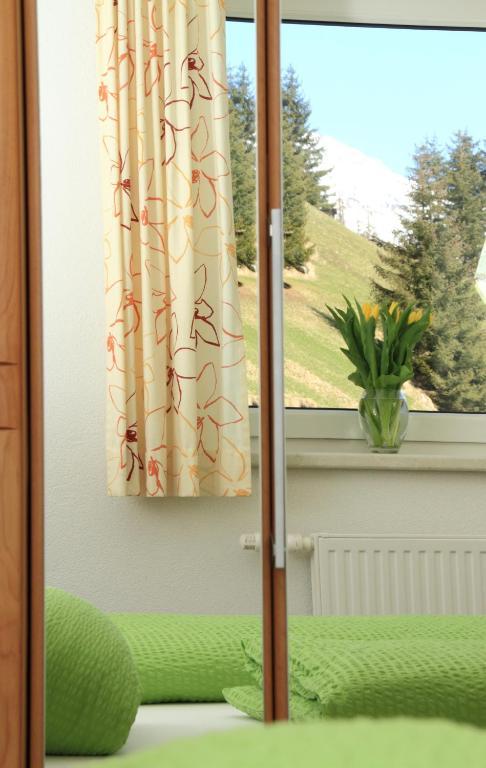 Adlerhof Apartment Sankt Leonhard im Pitztal Room photo